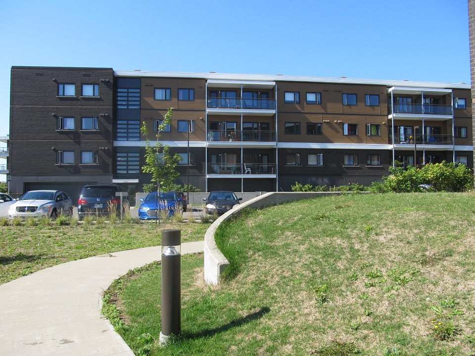 MAISON L’HIRONDELLE 3886-3890, boul. Ste-Anne